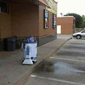 Obrázek '- R2D2piss2 -'