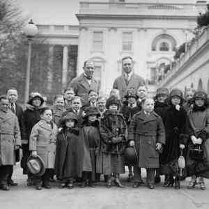 Obrázek '- Sjezd prvniho klubu trpasliku - Washington 1924 -'