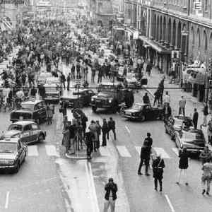 Obrázek '3 september 1969 sweden changed driving from left to right'