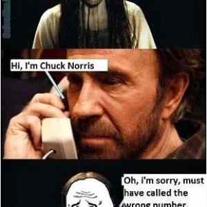 Obrázek 'Chuck norris gets a call 26-12-2011'