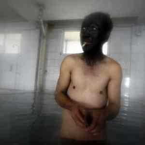 Obrázek 'Coal Miner Takes a Bath 26-03-2012'