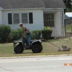 Obrázek 'Dr.Rockso Lazy Lawnmower Man'
