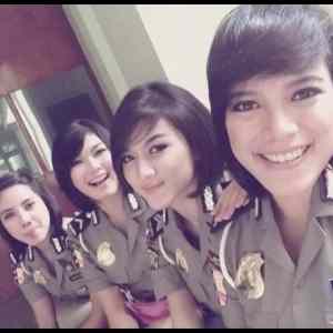 Obrázek 'Female police officers of Indonesia'