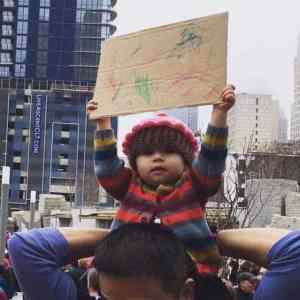 Obrázek 'Finally-a-protest-sign-we-can-all-get-behind'