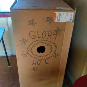 Obrázek 'Glory hole krabice'