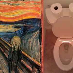 Obrázek 'I noticed something familiar about my toilet 03-01-2012'