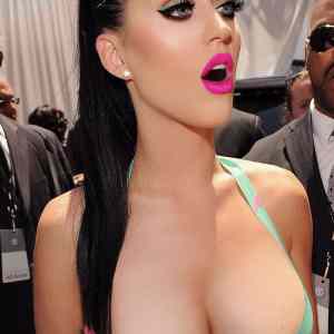 Obrázek 'Katy Perry Is A Critic Of Sexual Objectification'