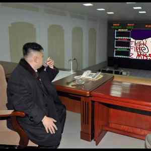 Obrázek 'Kim Jong Un getting his morning intelligence briefing'