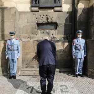 Obrázek 'Nemecky prezident ma koule'
