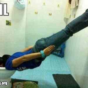 Obrázek 'Never do planking when ur drunk'