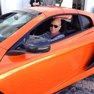 Obrázek 'Patrick Stewart za volantem noveho McLarenu 650S Spider'