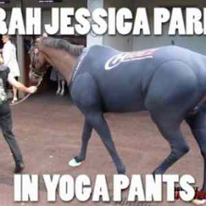 Obrázek 'Sarah Jessica Parker Yoga Pants - 26-06-2012'