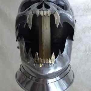 Obrázek 'Scary-demon-helmet'