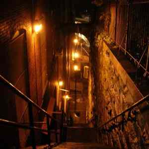 Obrázek 'The Exorcist Stairs by wngsonfeet'