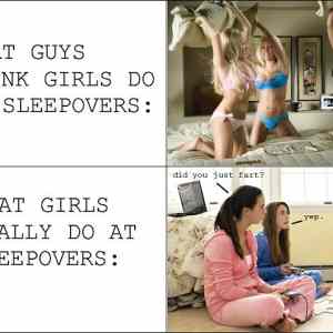 Obrázek 'Things girls do at sleepovers 19-12-2011'