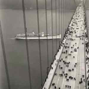 Obrázek 'Traffic on the Golden Gate bridge in 1937'