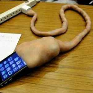 Obrázek 'Umbilical Chord iPhone Charger'