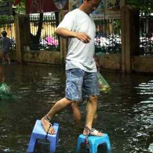 Obrázek 'Unusual Flooding Footwear'
