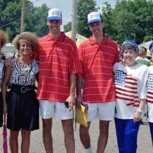 Obrázek 'Visit-Twins-Festival-in-Ohio1'