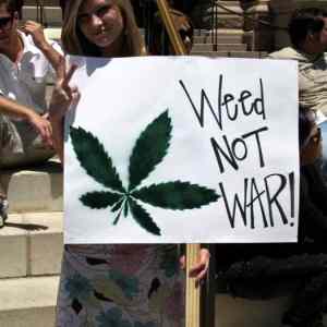 Obrázek 'Weed Not War'