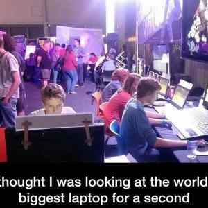 Obrázek 'Worlds Largest Laptop'