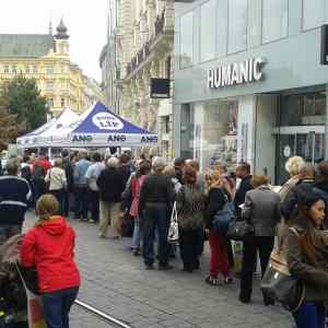 Obrázek 'brno 2.10.2016 babis dava parky zdarma-beeeee'