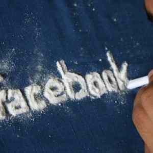 Obrázek 'facebook is drug'