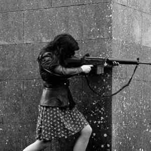 Obrázek 'girl and gun real life fix'