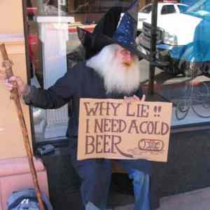 Obrázek 'homeless wizard needs beer'