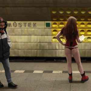 Obrázek 'no pant metro praha'