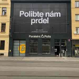 Obrázek 'paralerlni polis v praze dnes'