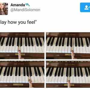 Obrázek 'play how you feel'