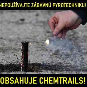 Obrázek 'pyrotechnika chemtrails'