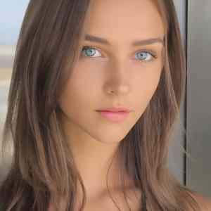 Obrázek 'rachel cook 3'