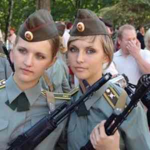 Obrázek 'russian-female-soldiers-460x345'