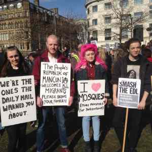 Obrázek 'that pink haired dude has it all figured out'