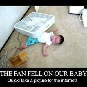 Obrázek 'the-fan-fell-on-our-baby'