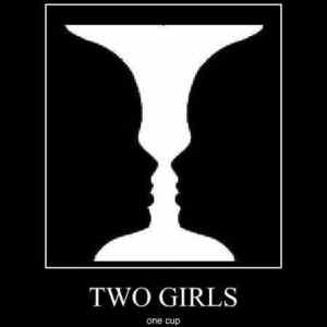 Obrázek 'two girls 1 cup'