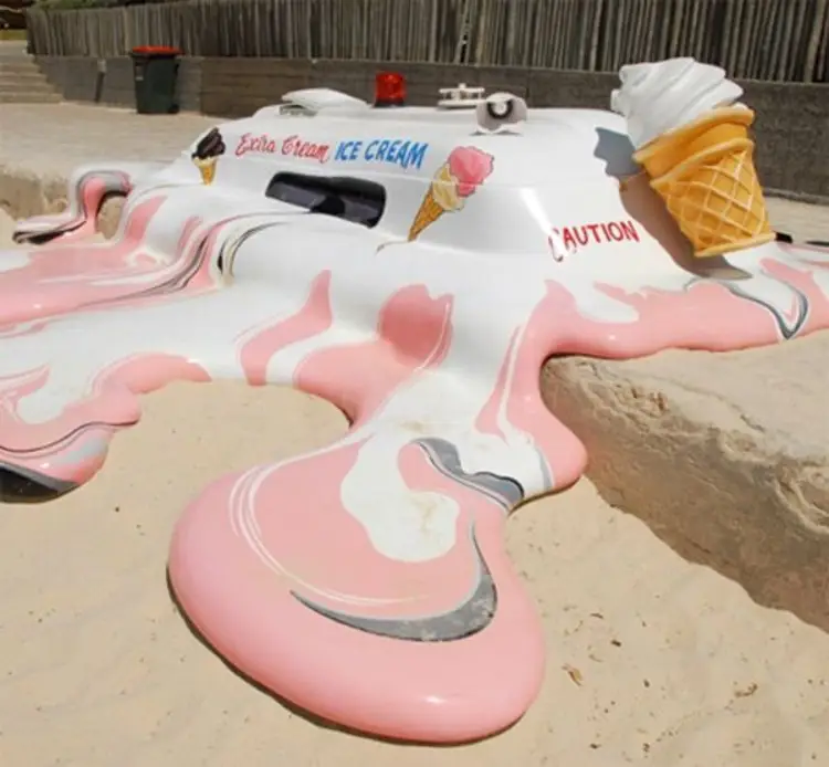 Obrázek - zmrzlinarovo auto v techto dnech -