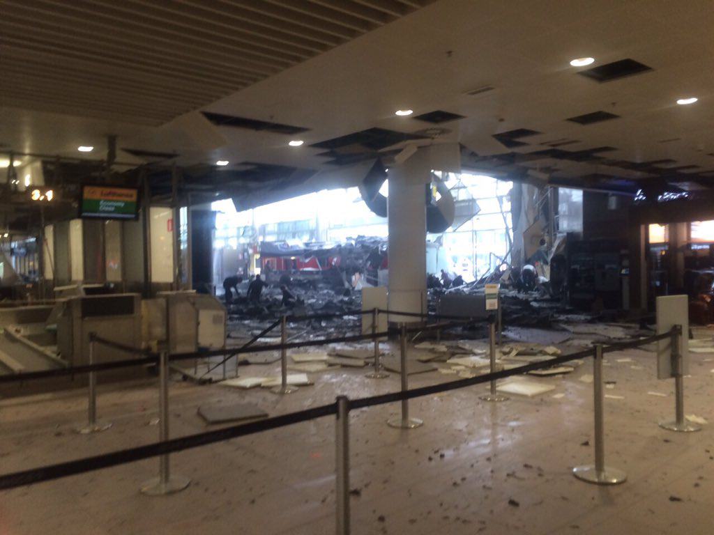 Obrázek Brussels attacks 2016  28airport 29 - 10