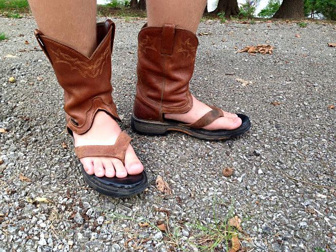 Obrázek Cowboy Boot Sandals - The Latest Fashion Trend