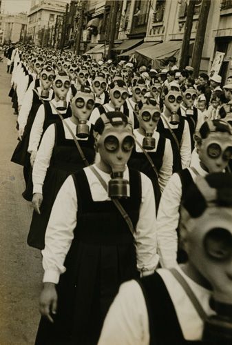 Obrázek Gas Mask Parade