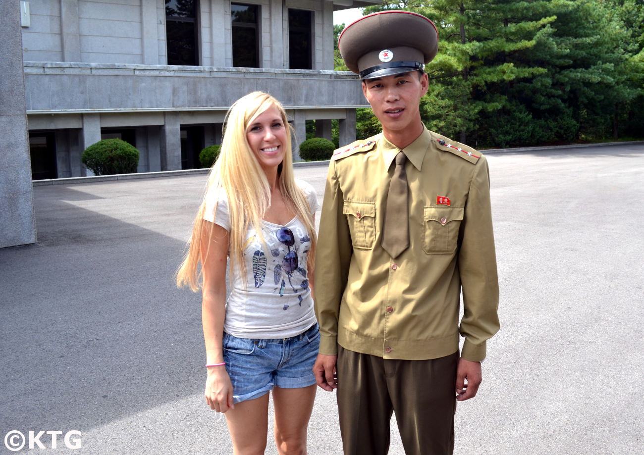 Obrázek North Koreans getting all the gurls