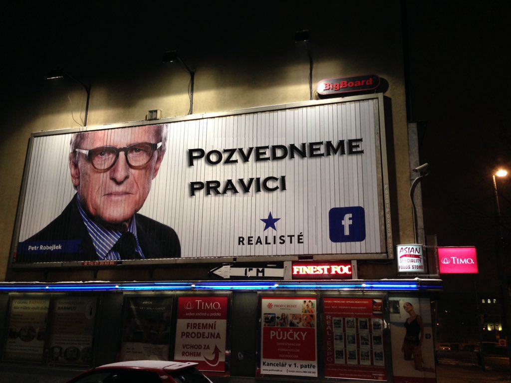 Obrázek Realiste zvedaji pravici