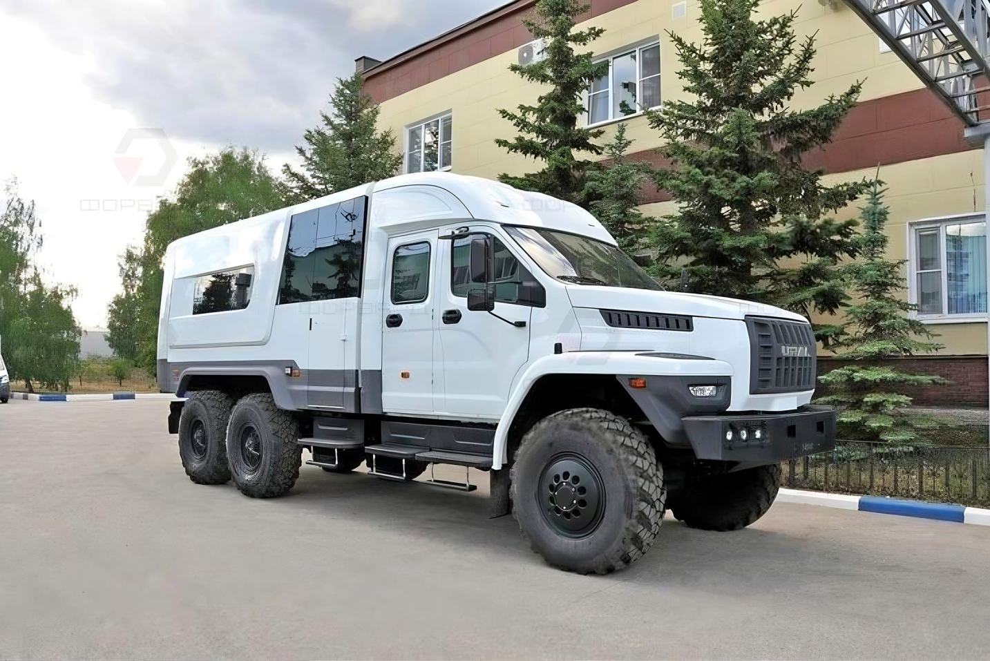 Obrázek Ural 6x6 Off-road Camper 75k euros