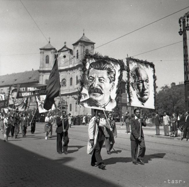 Obrázek benes a stalin idu v cele