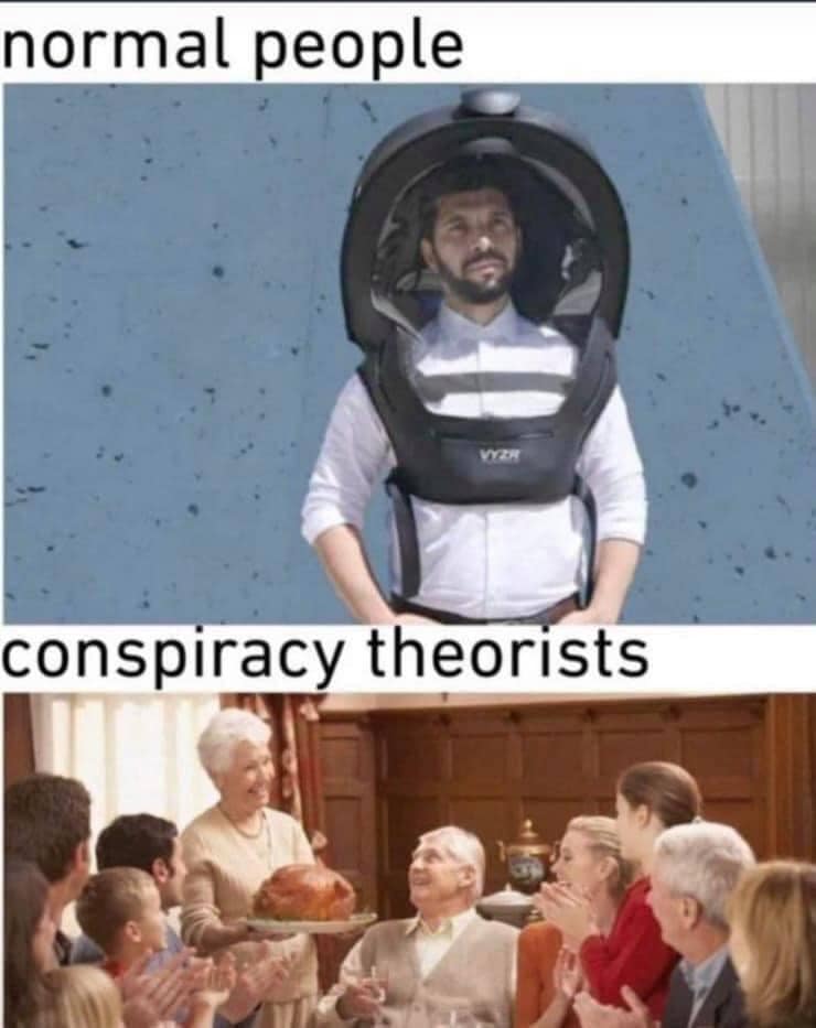 Obrázek conspiracy theorist vs normal people