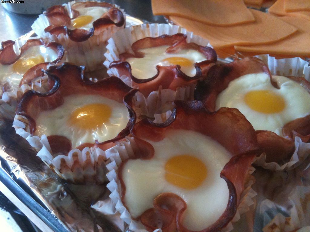 Obrázek egg and bacon muffins