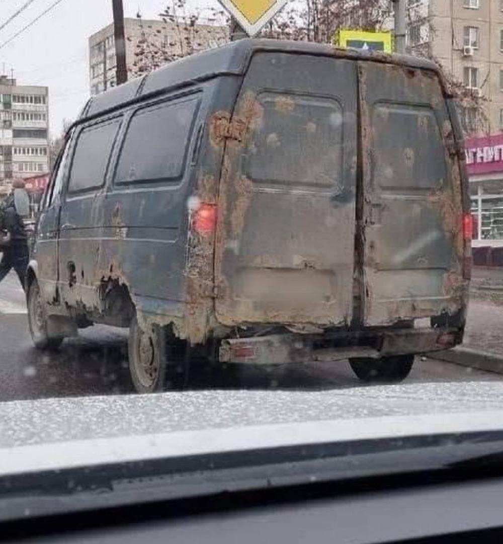 Obrázek lehka rez na jedne strane vozidla