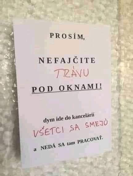 Obrázek nekurte tady travu